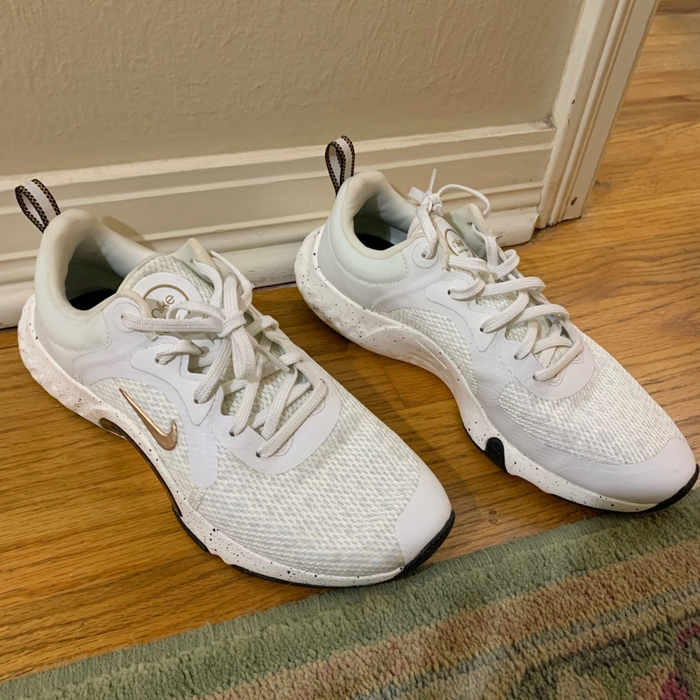 Nike Renew In Season TR 11 running shoe new without box